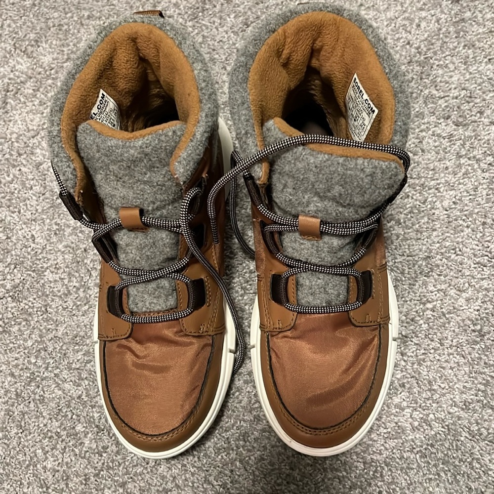Sorel winter boots with box worn once